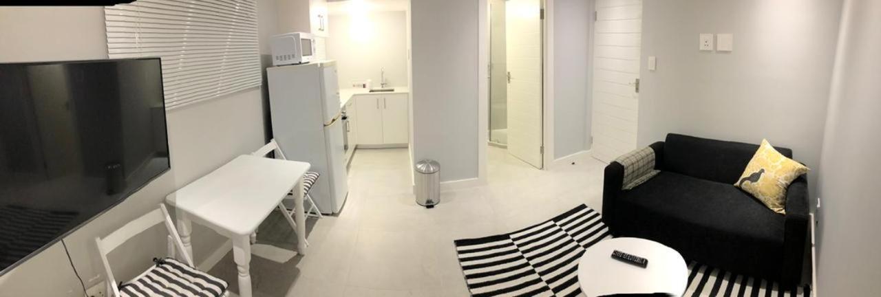 케이프타운 Private Bachelor Pad In Sea Point 아파트 외부 사진