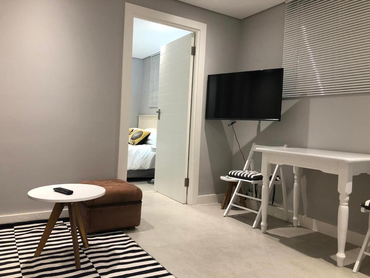 케이프타운 Private Bachelor Pad In Sea Point 아파트 외부 사진